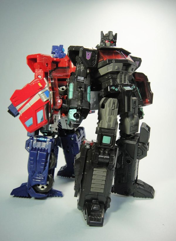 Tokyo Toy Show Exclusive Transformers United Black Convoy  (1 of 2)